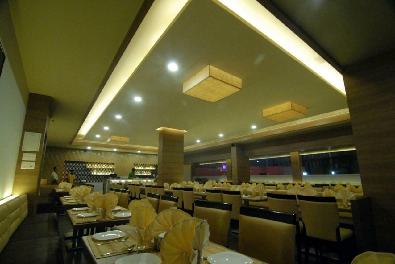 Hotel Western Inn Vasai Bagian luar foto